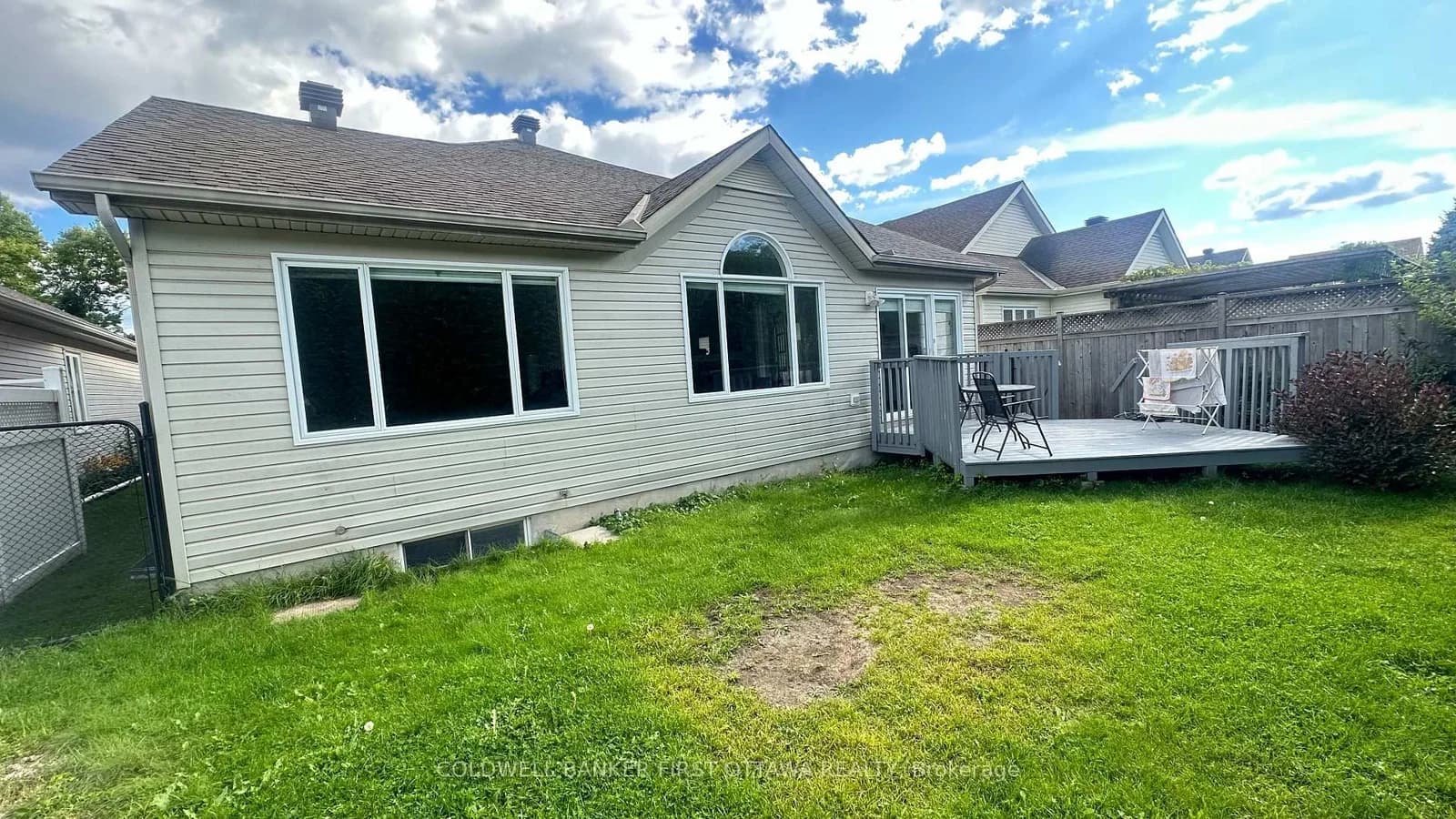 Fieldcrest Avenue in Ottawa · Barrhaven - Longfields — photo 2