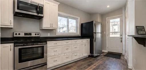 Limeridge Road in Hamilton · Greeningdon — photo 3