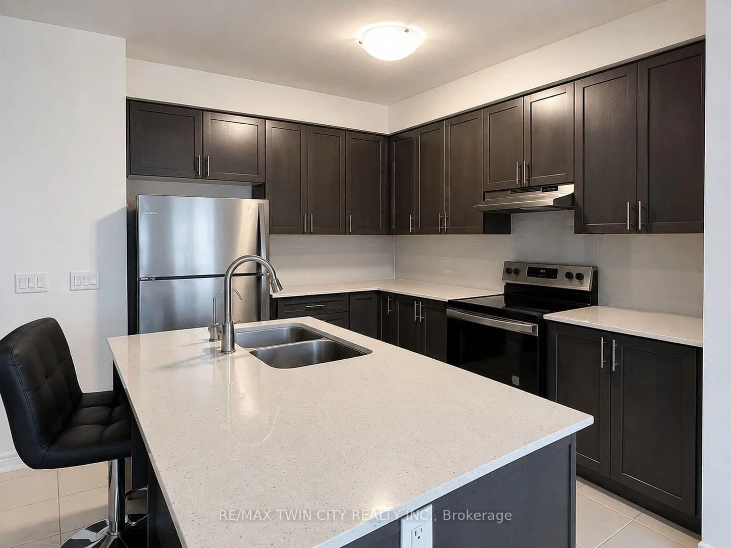Broadacre Drive in Kitchener — photo 3