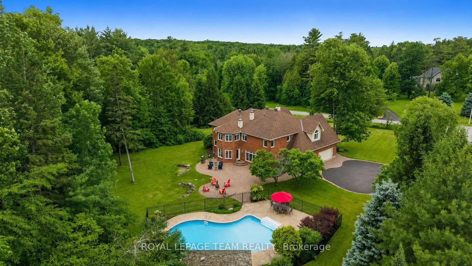 Marchvale Drive in Ottawa · Kanata - Rural Kanata (Central) — photo 2