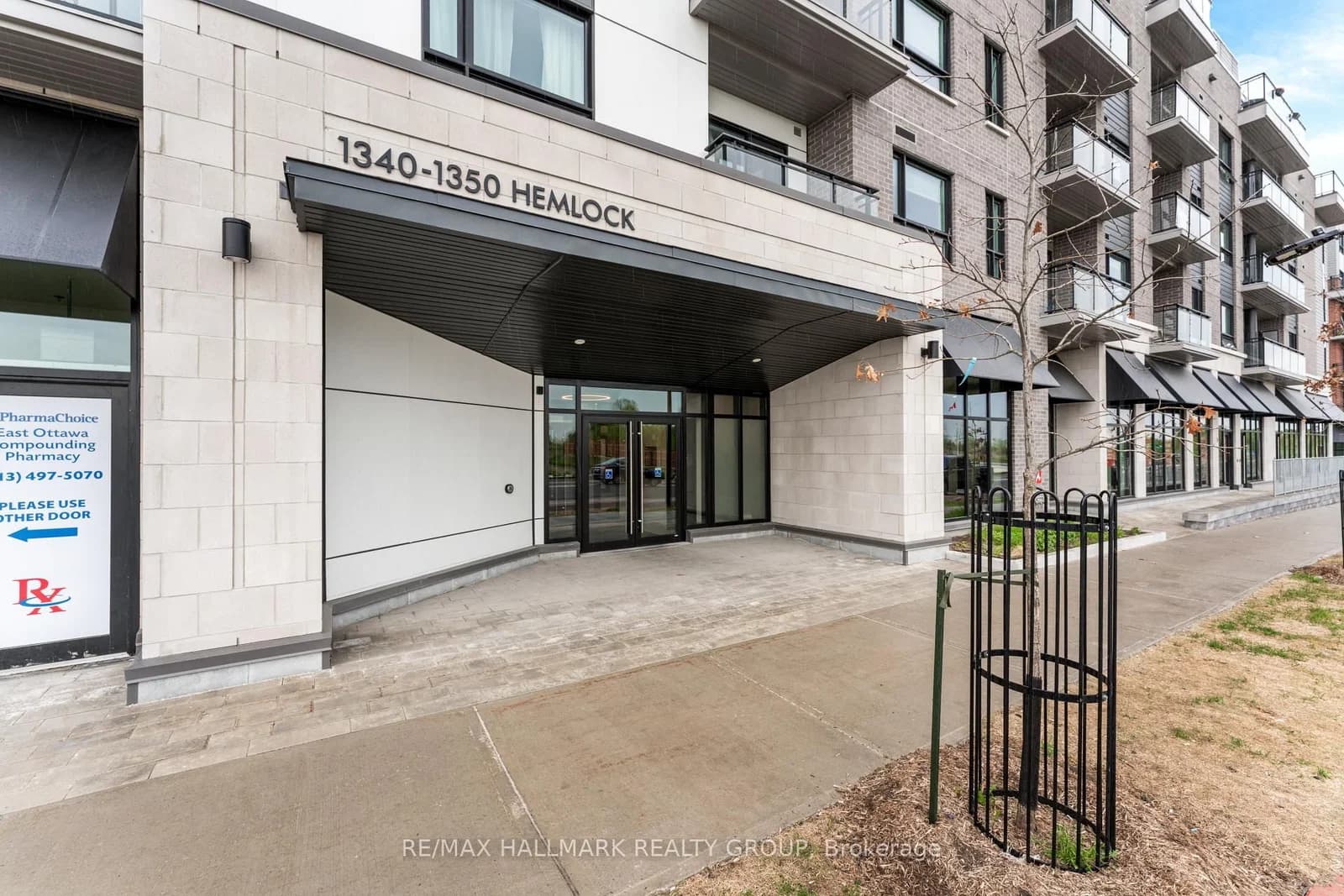 Hemlock Road in Ottawa · CFB Rockcliffe and Area — photo 2