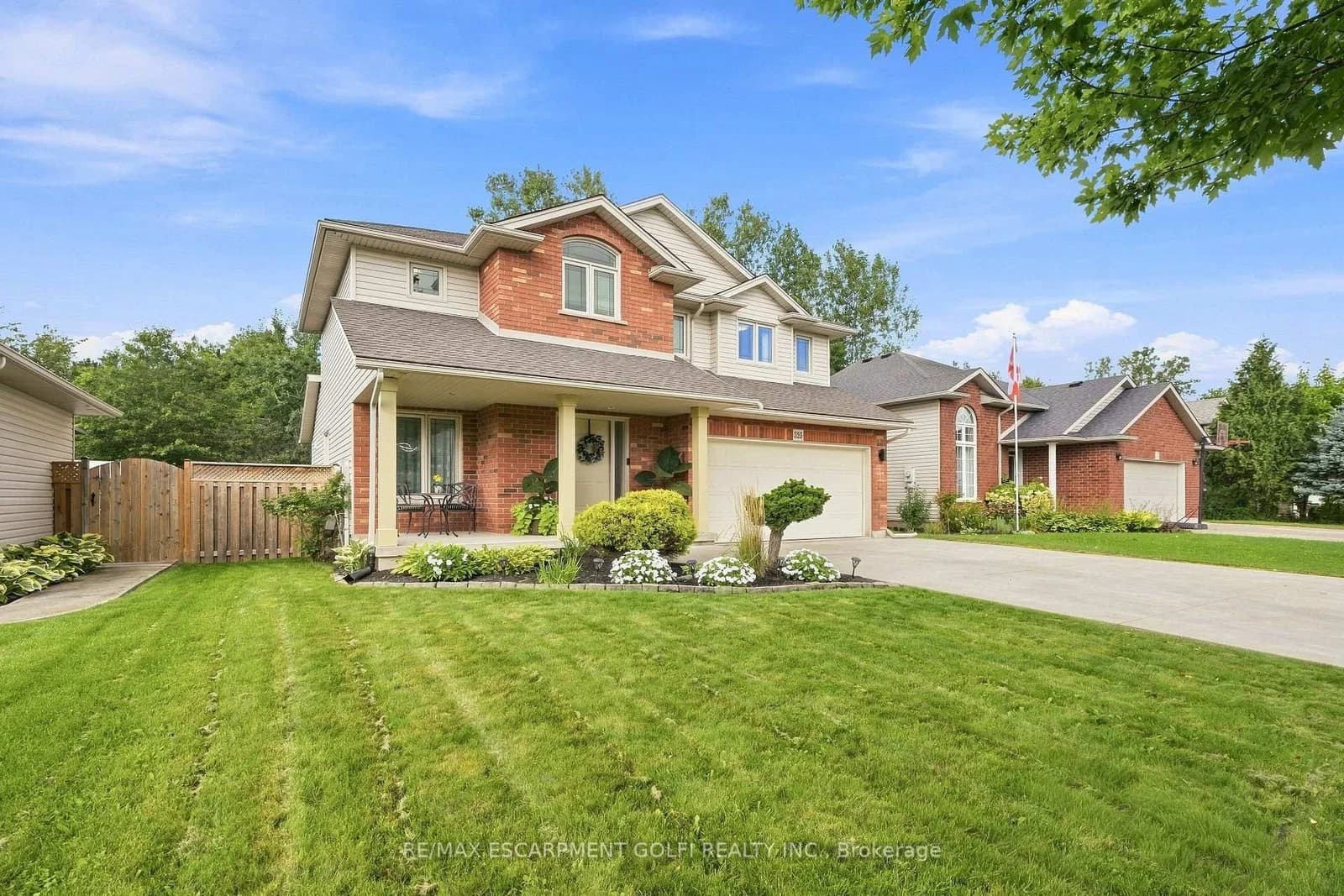 Foxtail Avenue in Welland · West Welland — photo 2