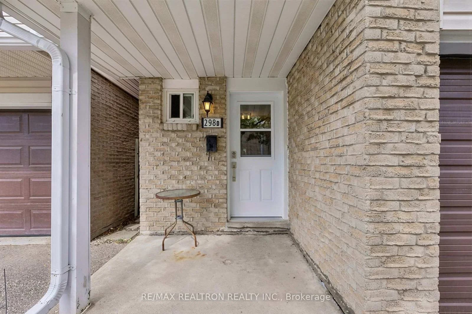 298D Bluevale Street in Waterloo — photo 3