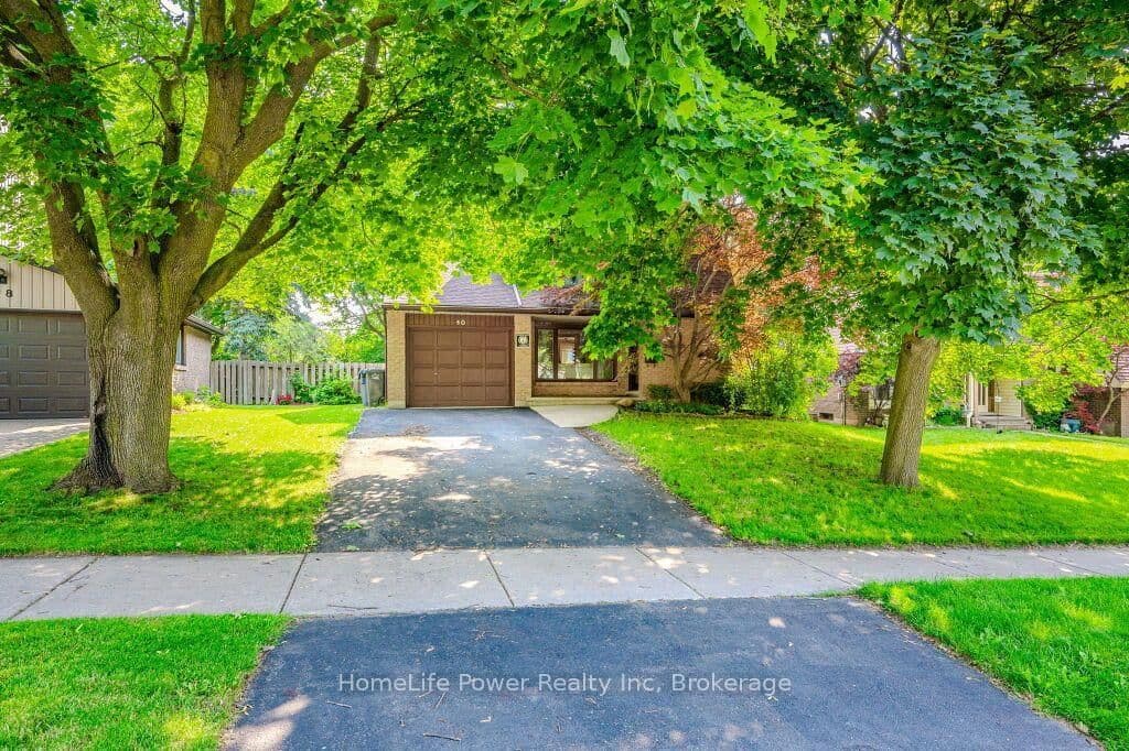 Ferman Drive in Guelph · Willow West/Sugarbush/West Acres — photo 2