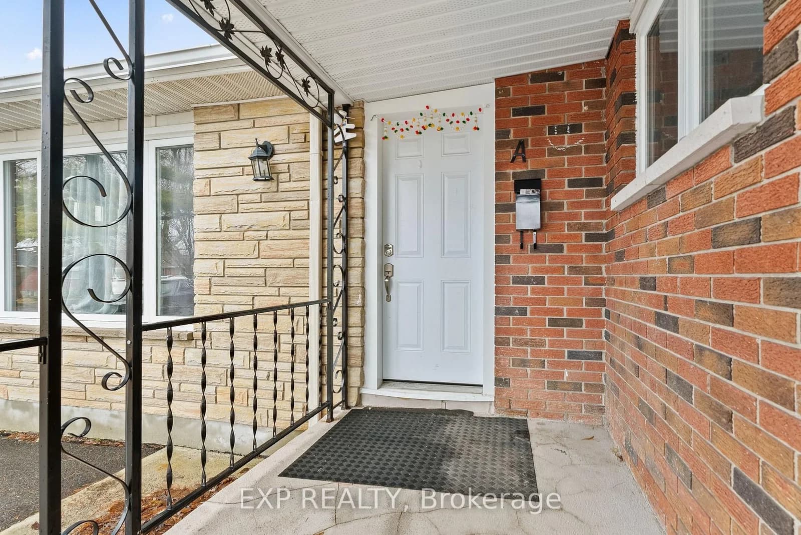 Claude Street in Ottawa · Castle Heights/Rideau High — photo 2