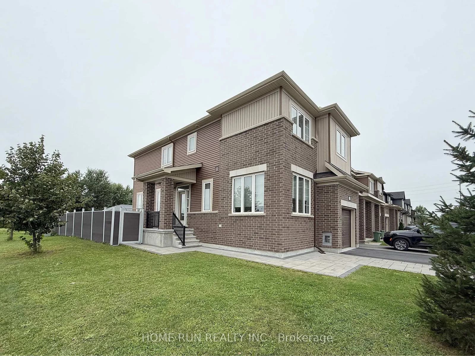 Clemency Crescent in Ottawa · Barrhaven - Heritage Park — photo 2